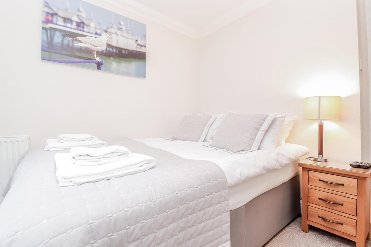 3 Queens Gardens Sea View Apartment Eastbourne Kültér fotó