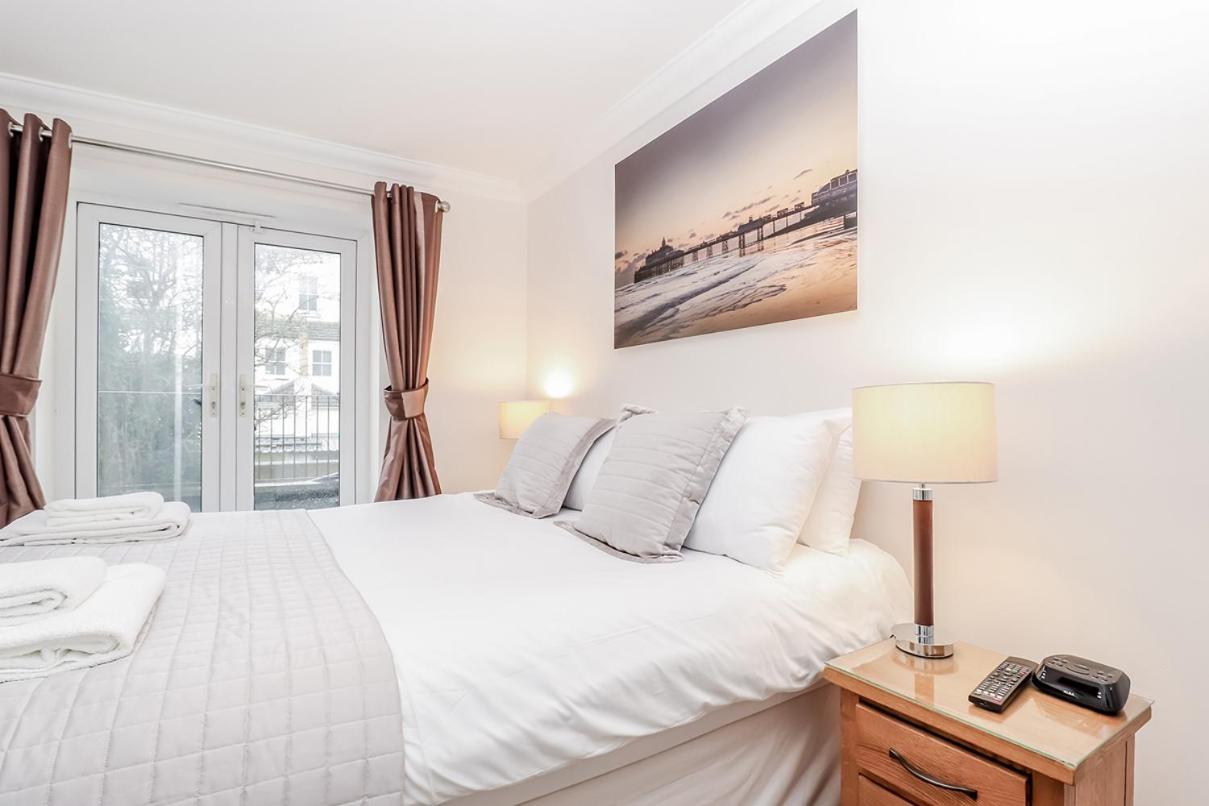 3 Queens Gardens Sea View Apartment Eastbourne Kültér fotó