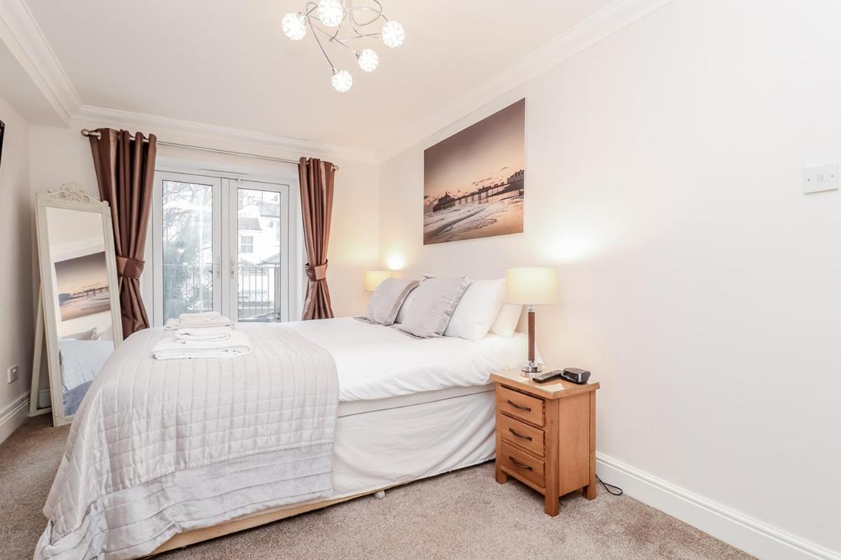 3 Queens Gardens Sea View Apartment Eastbourne Kültér fotó